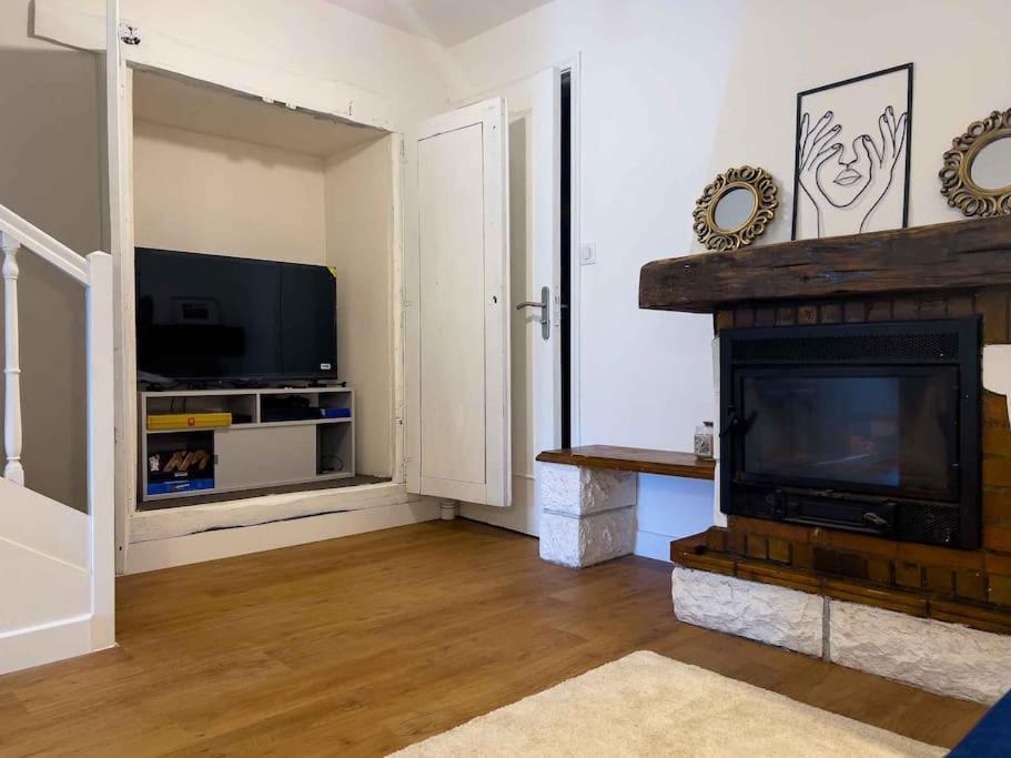 Maison Semi-Troglodyte Avec 4 Velos Rochecorbon Zewnętrze zdjęcie