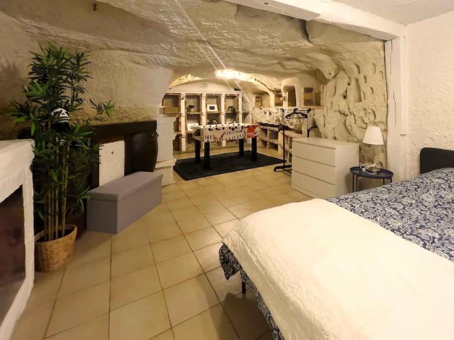 Maison Semi-Troglodyte Avec 4 Velos Rochecorbon Zewnętrze zdjęcie