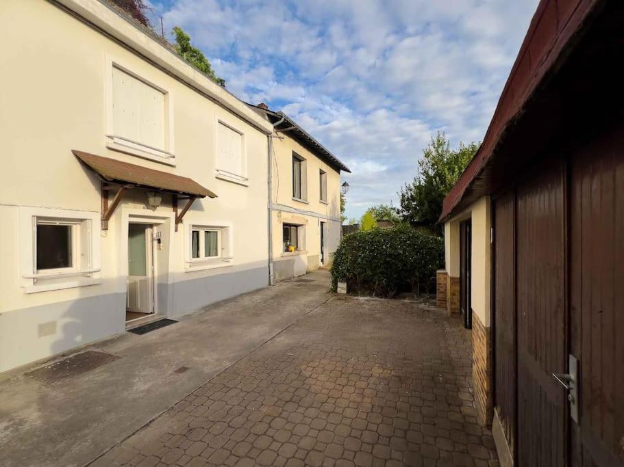Maison Semi-Troglodyte Avec 4 Velos Rochecorbon Zewnętrze zdjęcie